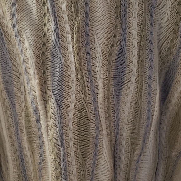 Coogi sweater with hood & doubled sided pocket - Picture 4 of 12